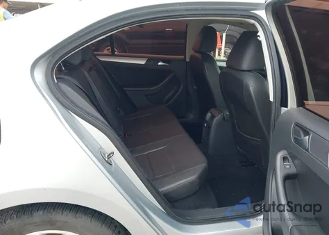 2013 Volkswagen Jetta 2.5L Se from USA, damaged, VIN 3VWDX7AJXDM373706